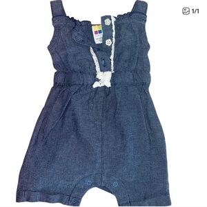 Newborn baby clothing